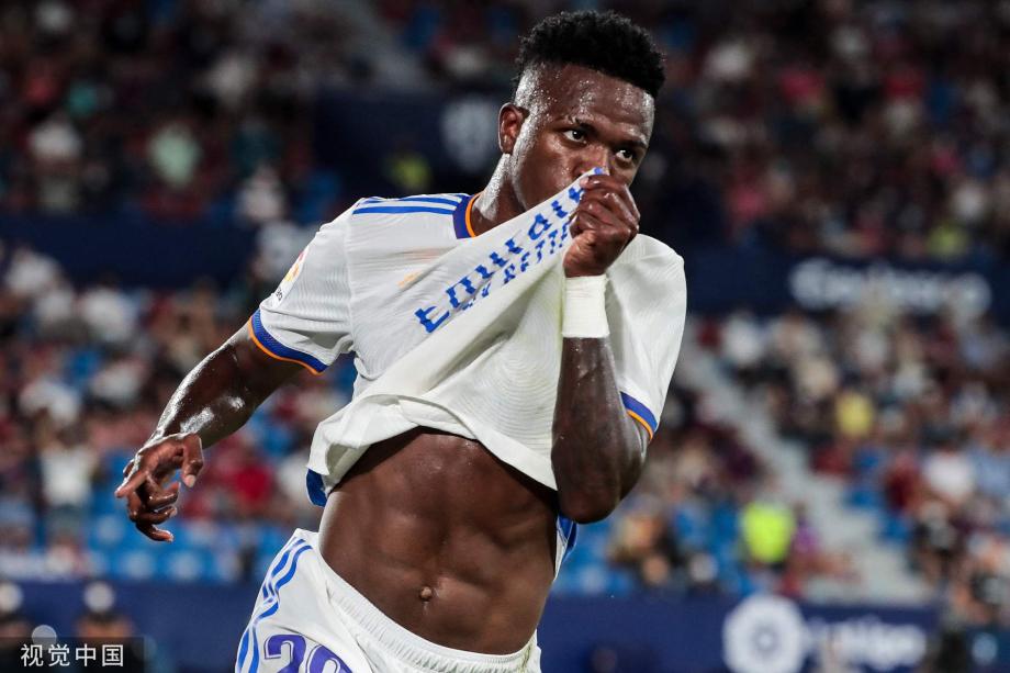 这一刻属于他一个人（此刻唯他独享）