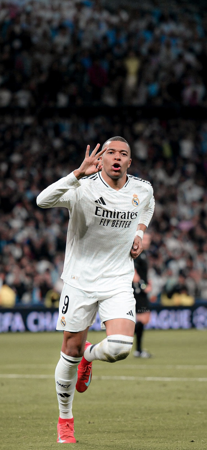 曼城斯特林关键进球锁定三分（斯特林制胜球助曼城收获三分）