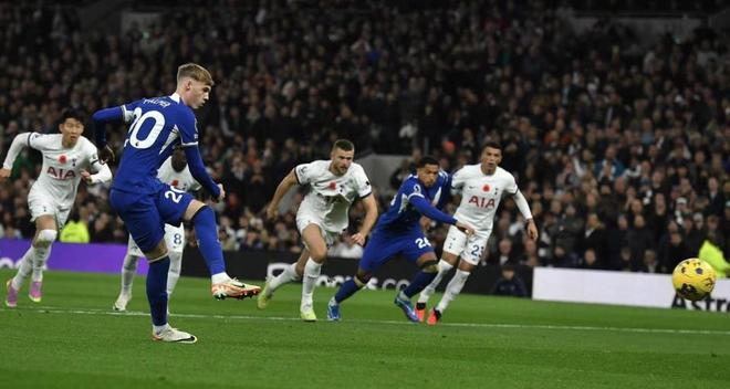 记者：哥甲中场萨缅托满意铁人的报价，目前仅需协商转会事宜（记者：哥甲中场萨缅托已认可铁人报价，转会仅待细节谈妥）