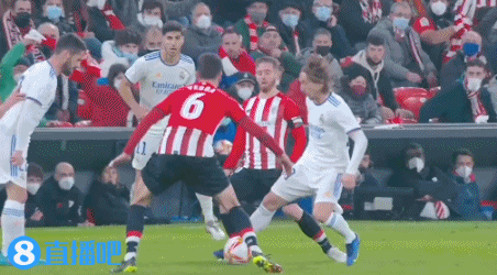 广厦男篮末节逆转战胜北京（末节发力广厦男篮逆转击败北京队）