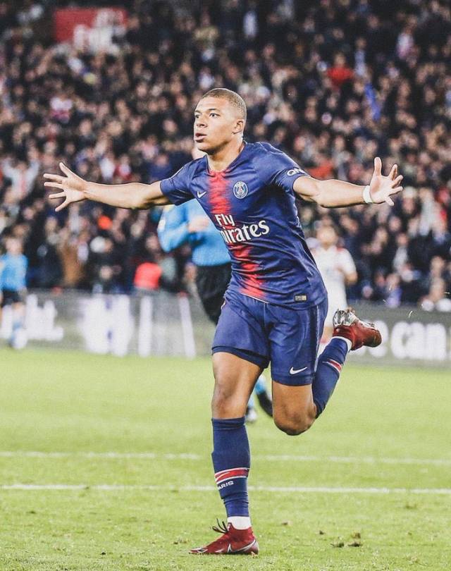 李霄鹏：近两场比赛运气站在我们这边，最重要的还是态度严肃（李霄鹏：近两战好运相随，最关键仍是严肃的比赛态度）