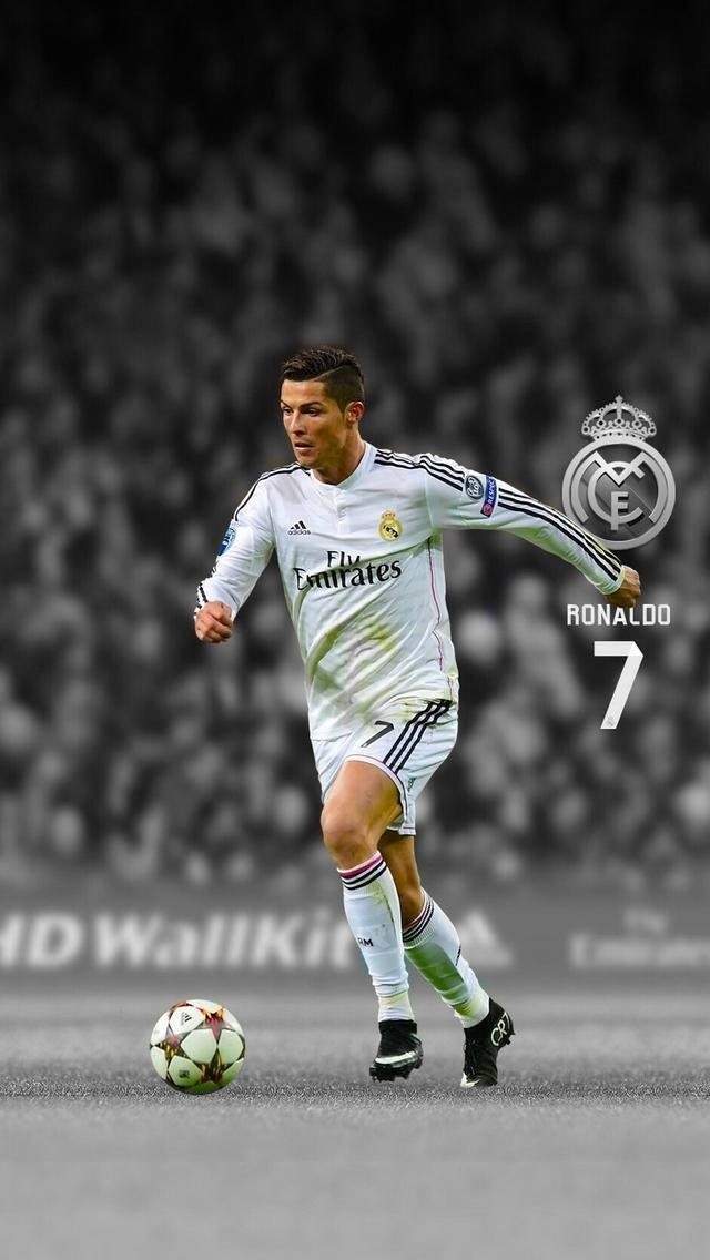 足球比赛中如何保持体能？（怎样在足球比赛中维持体能？）